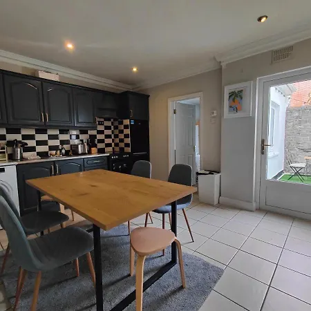 別荘 Modern 4 Bedroom Townhouse In City Centre ダブリン