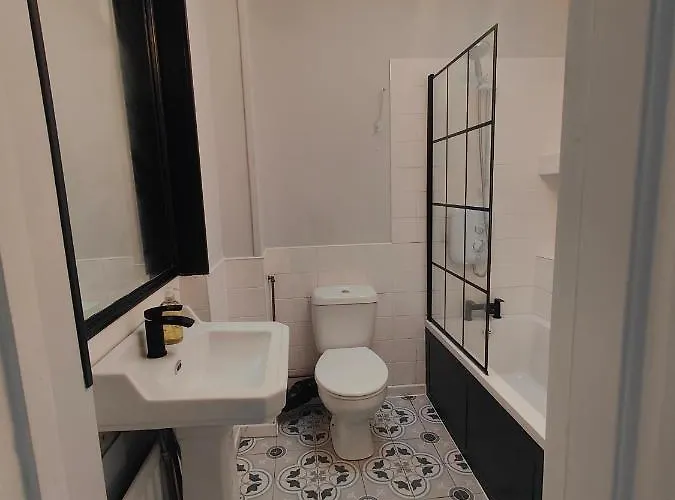 Modern 4 Bedroom Townhouse In City Centre Сasa de vacaciones Dublín